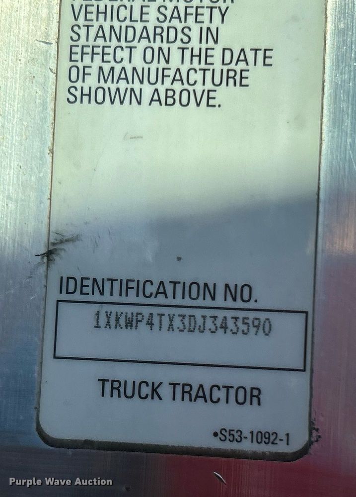 image for item DJ6497 2013 Kenworth W900  semi truck