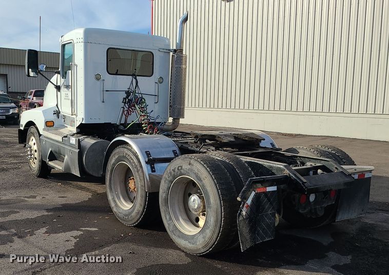 image for item DK4167 2000 Kenworth T600  semi truck