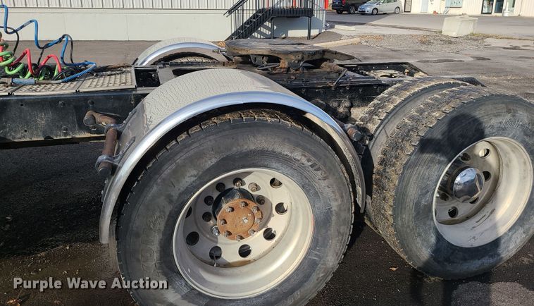 image for item DK4167 2000 Kenworth T600  semi truck