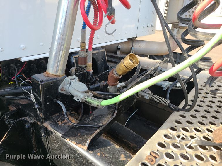 image for item DK4167 2000 Kenworth T600  semi truck