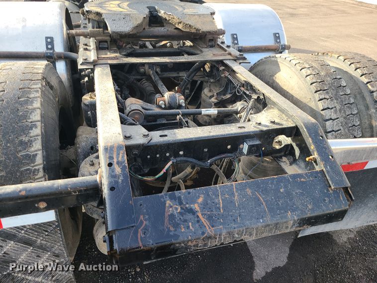 image for item DK4167 2000 Kenworth T600  semi truck