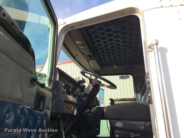 image for item DK4167 2000 Kenworth T600  semi truck