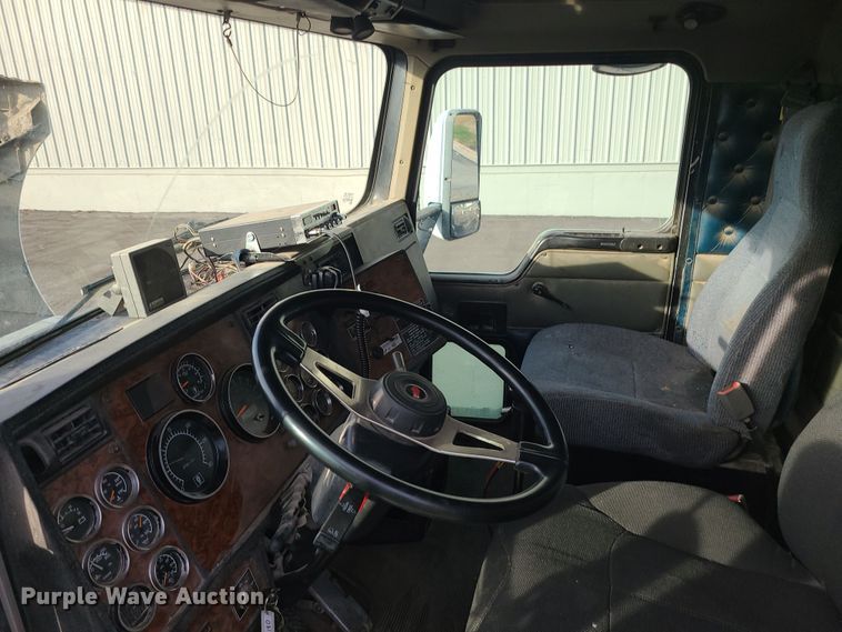 image for item DK4167 2000 Kenworth T600  semi truck