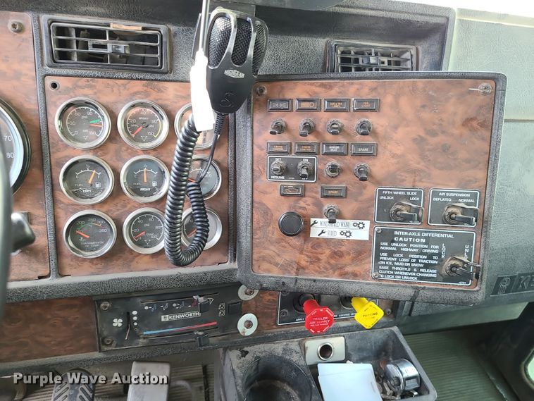 image for item DK4167 2000 Kenworth T600  semi truck