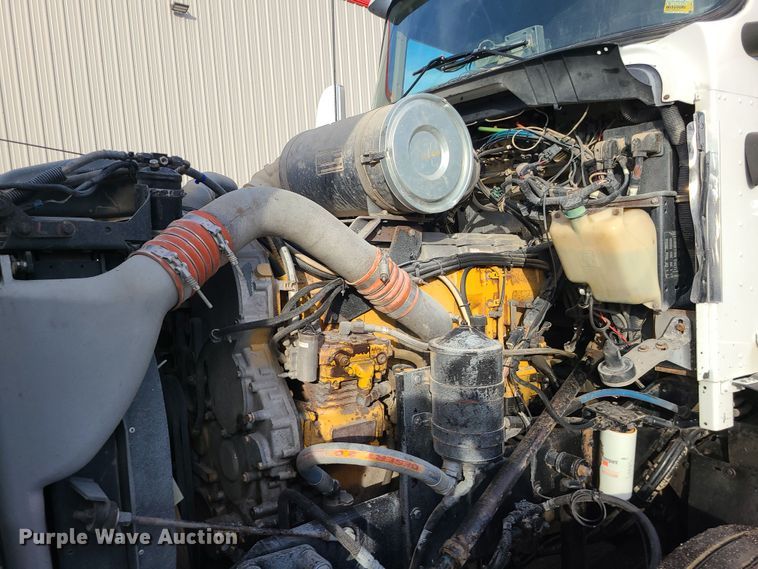 image for item DK4167 2000 Kenworth T600  semi truck