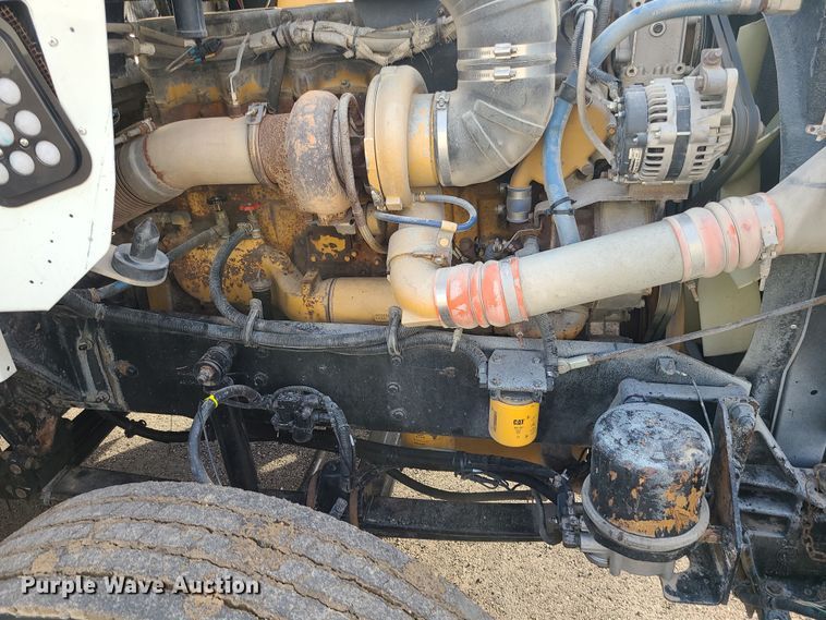 image for item DK4167 2000 Kenworth T600  semi truck