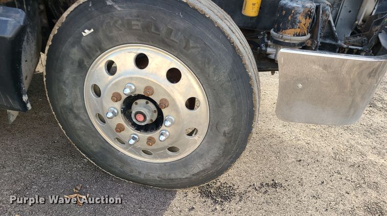 image for item DK4167 2000 Kenworth T600  semi truck