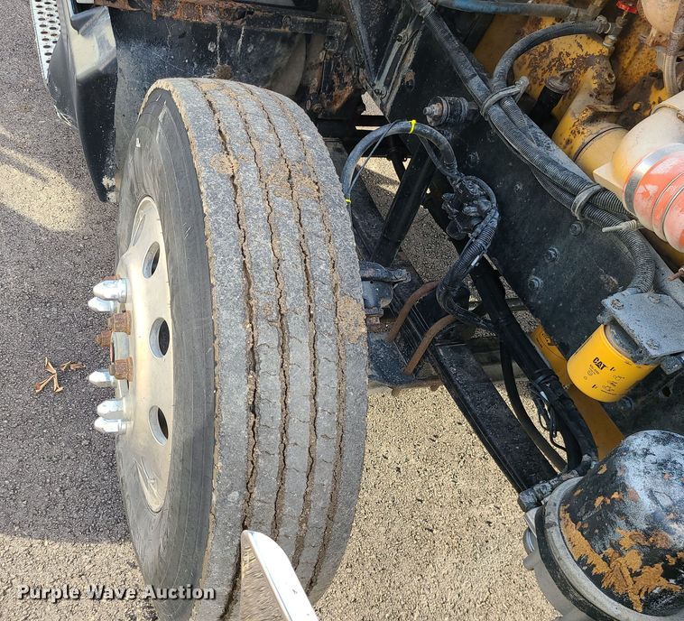 image for item DK4167 2000 Kenworth T600  semi truck