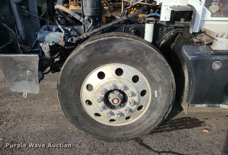 image for item DK4167 2000 Kenworth T600  semi truck