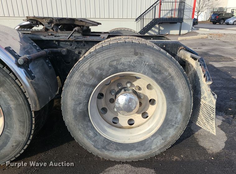 image for item DK4167 2000 Kenworth T600  semi truck