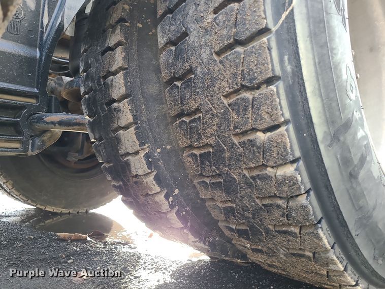 image for item DK4167 2000 Kenworth T600  semi truck