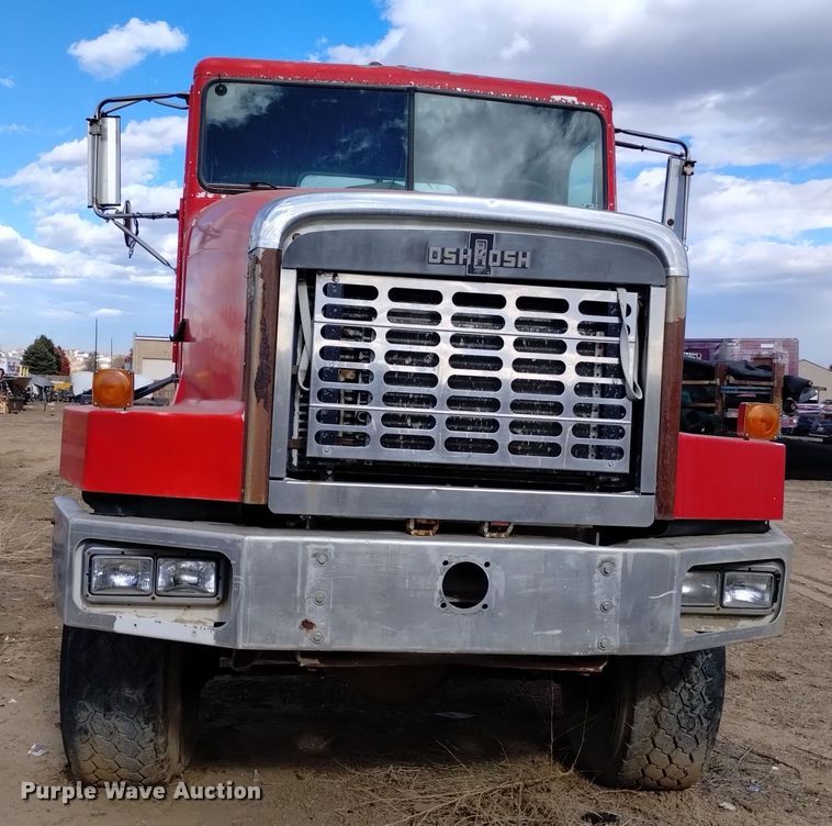 image for item DK8862 1999 Oshkosh FF-115  truck cab and chassis