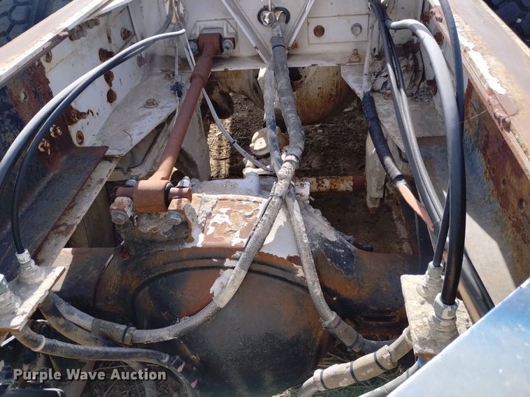 image for item DK8862 1999 Oshkosh FF-115  truck cab and chassis