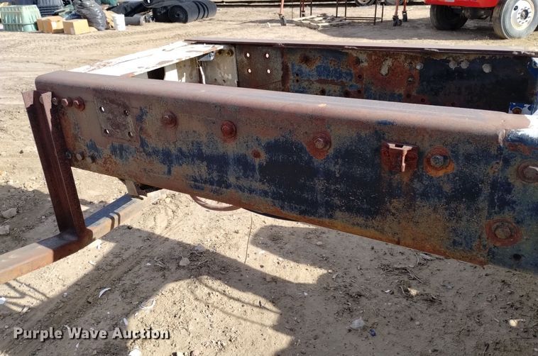 image for item DK8862 1999 Oshkosh FF-115  truck cab and chassis