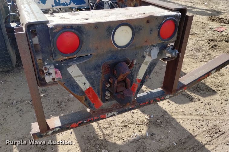 image for item DK8862 1999 Oshkosh FF-115  truck cab and chassis