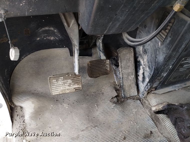 image for item DK8862 1999 Oshkosh FF-115  truck cab and chassis