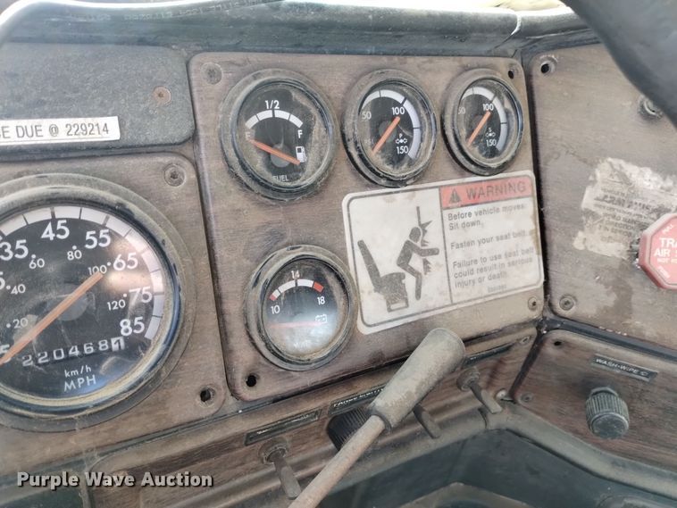 image for item DK8862 1999 Oshkosh FF-115  truck cab and chassis