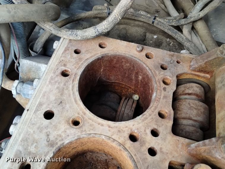 image for item DK8862 1999 Oshkosh FF-115  truck cab and chassis