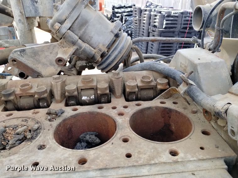 image for item DK8862 1999 Oshkosh FF-115  truck cab and chassis