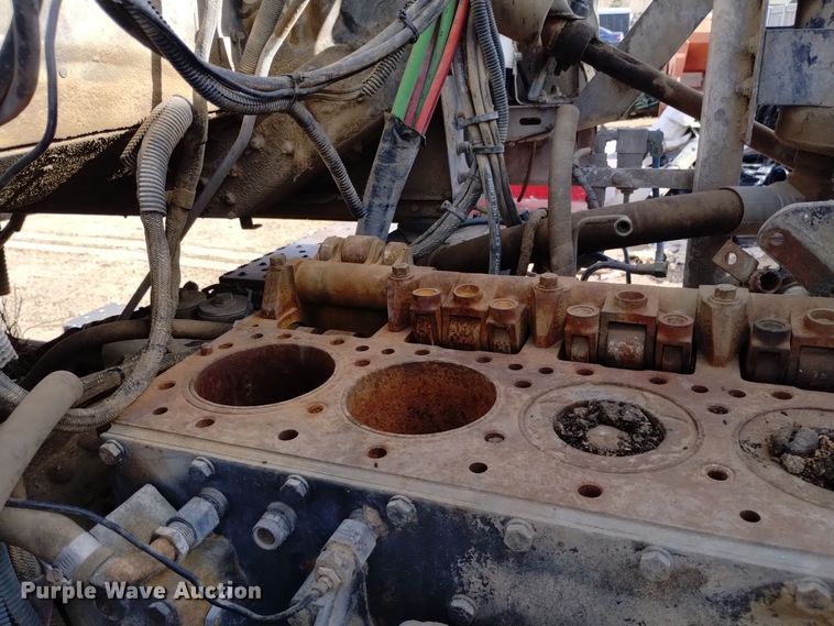 image for item DK8862 1999 Oshkosh FF-115  truck cab and chassis