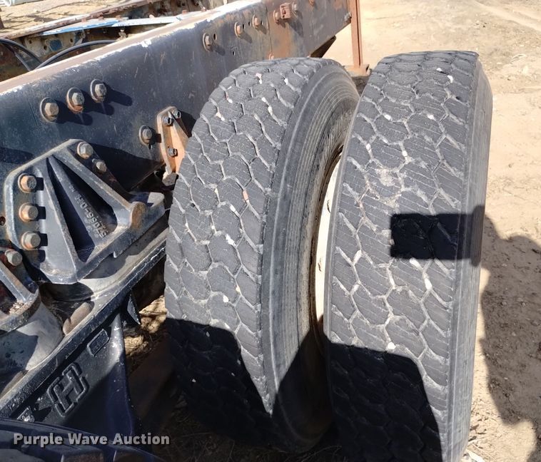 image for item DK8862 1999 Oshkosh FF-115  truck cab and chassis