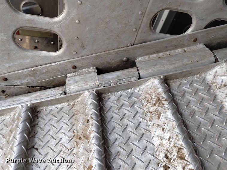 image for item DK8922 2015 Wilson PSDCL-402  livestock trailer