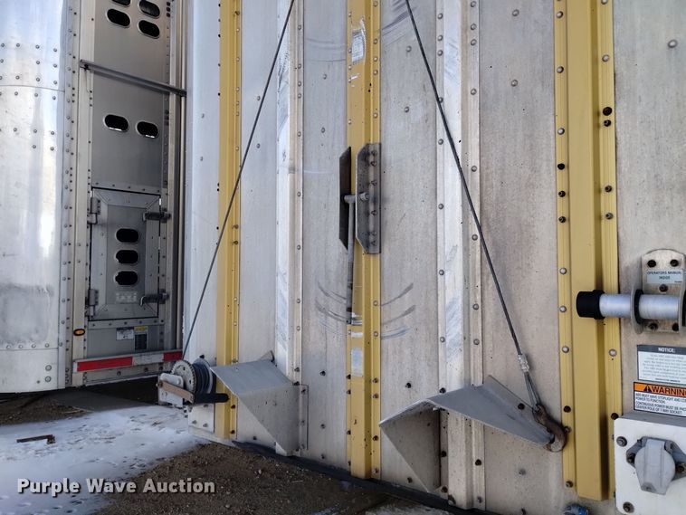 image for item DK8923 2012 Merritt Gold Line  livestock trailer