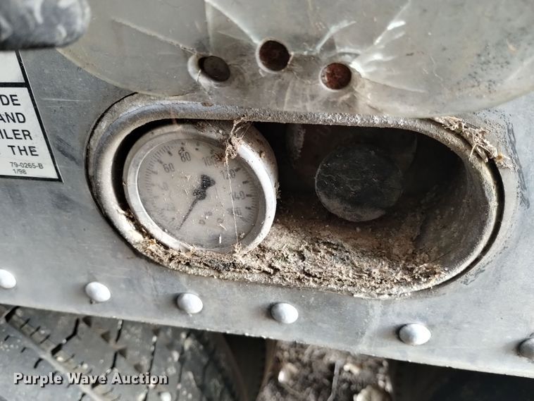 image for item DK8923 2012 Merritt Gold Line  livestock trailer