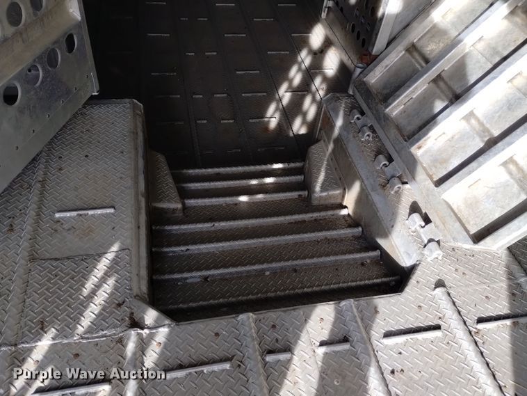 image for item DK8923 2012 Merritt Gold Line  livestock trailer