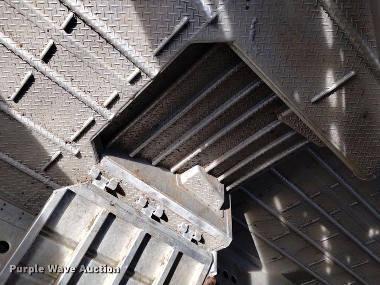 image for item DK8924 2012 Merritt Gold Line  livestock trailer