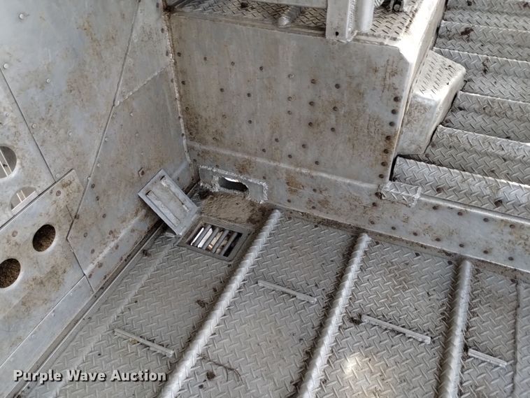 image for item DK8924 2012 Merritt Gold Line  livestock trailer