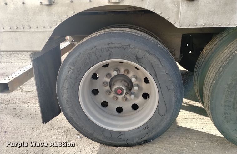 image for item DK8924 2012 Merritt Gold Line  livestock trailer