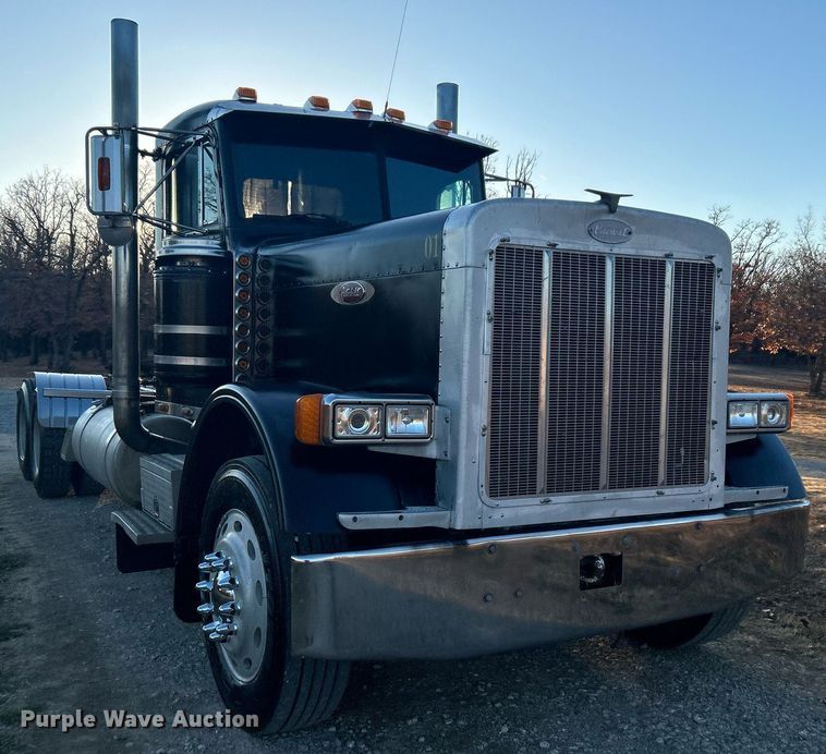 image for item DN0544 1991 Peterbilt 379  semi truck
