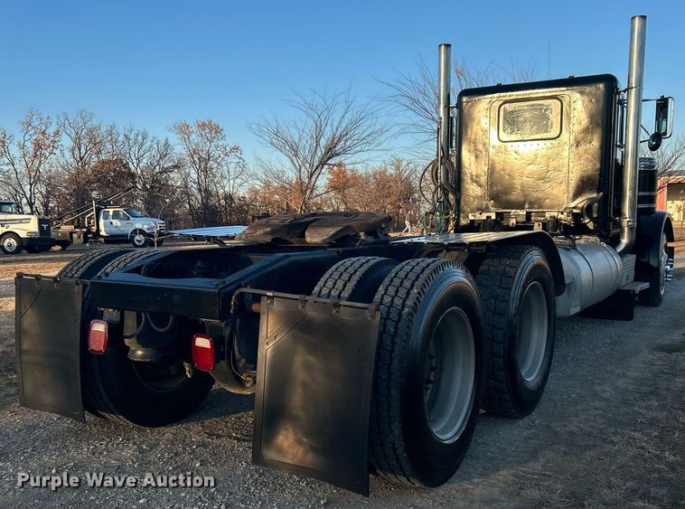 image for item DN0544 1991 Peterbilt 379  semi truck