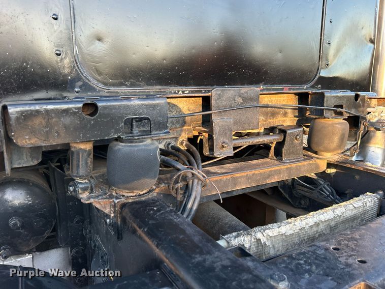 image for item DN0544 1991 Peterbilt 379  semi truck