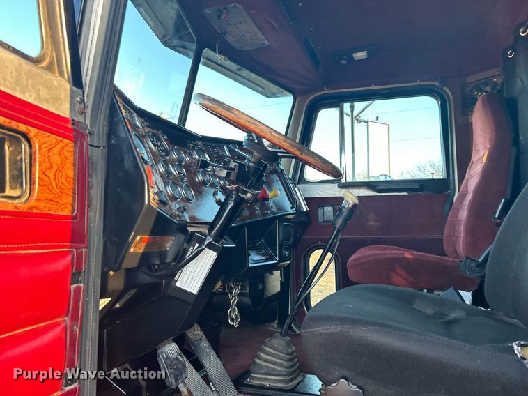 image for item DN0544 1991 Peterbilt 379  semi truck