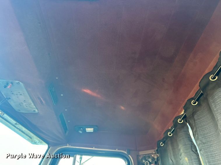 image for item DN0544 1991 Peterbilt 379  semi truck