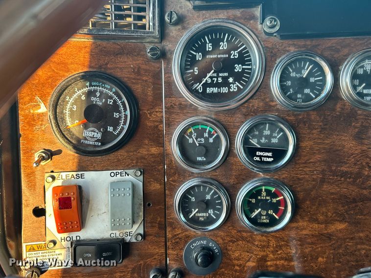 image for item DN0544 1991 Peterbilt 379  semi truck