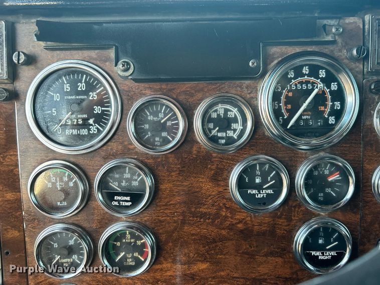 image for item DN0544 1991 Peterbilt 379  semi truck