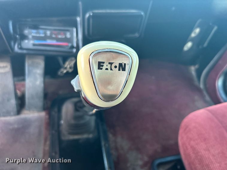 image for item DN0544 1991 Peterbilt 379  semi truck