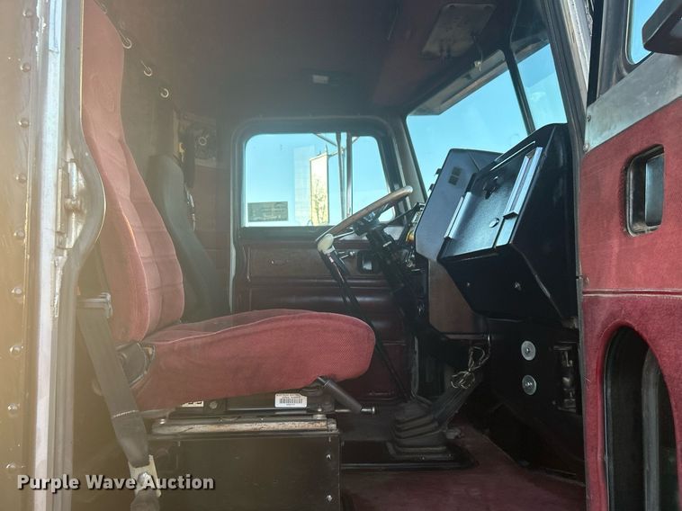 image for item DN0544 1991 Peterbilt 379  semi truck