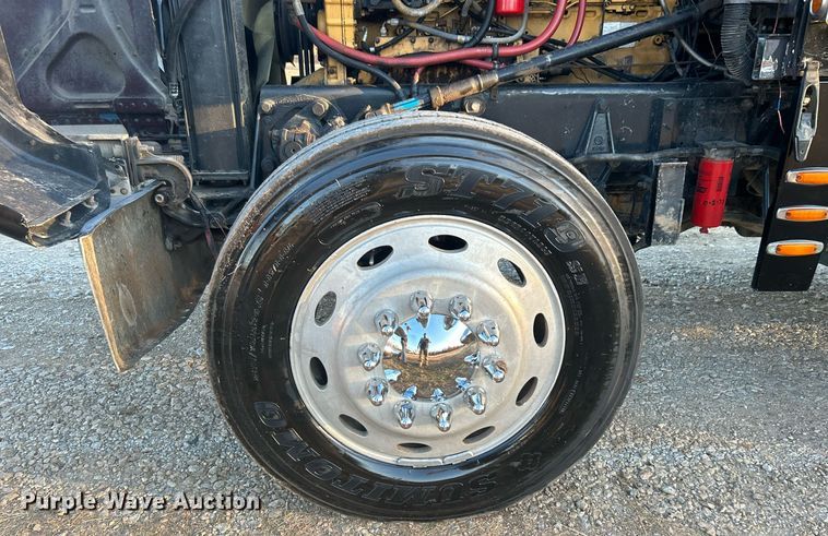 image for item DN0544 1991 Peterbilt 379  semi truck