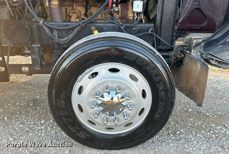 image for item DN0544 1991 Peterbilt 379  semi truck