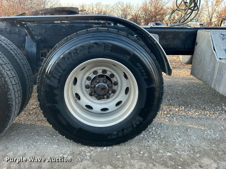 image for item DN0544 1991 Peterbilt 379  semi truck