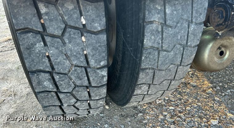 image for item DN0544 1991 Peterbilt 379  semi truck