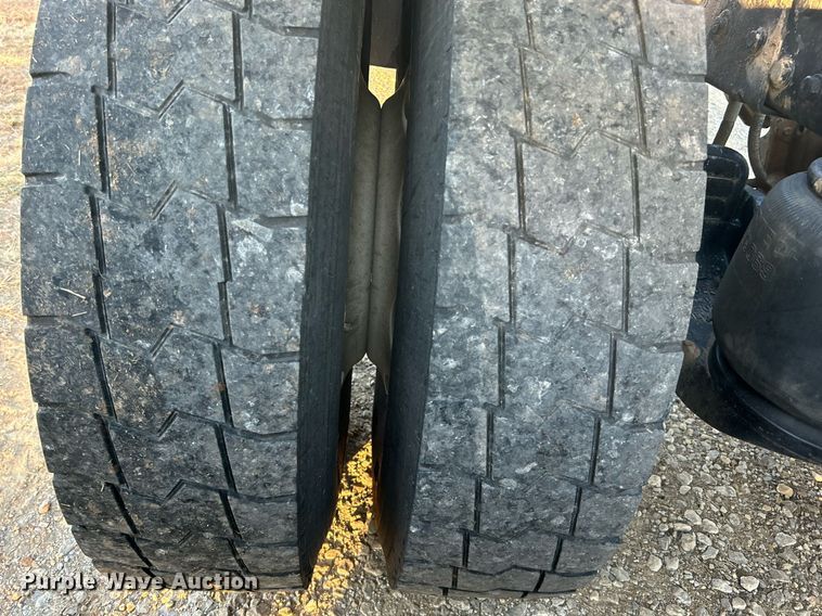 image for item DN0544 1991 Peterbilt 379  semi truck