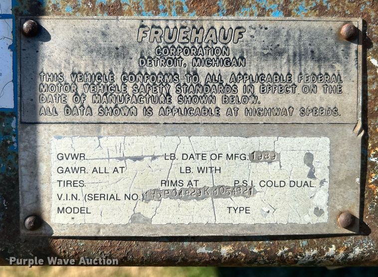 image for item DN0562 1989 Fruehauf  flatbed trailer