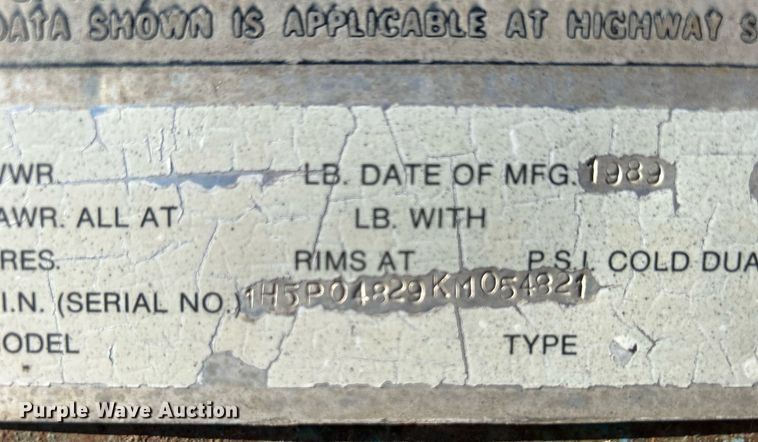 image for item DN0562 1989 Fruehauf  flatbed trailer