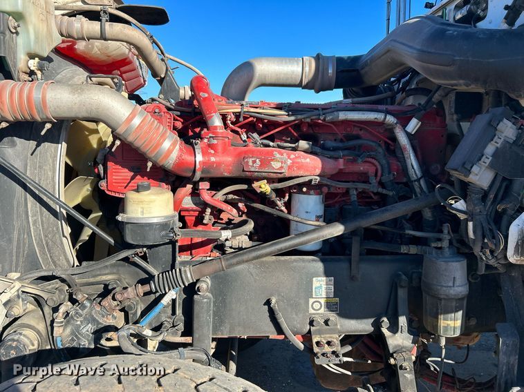 image for item DN0563 2012 Peterbilt 389  semi truck