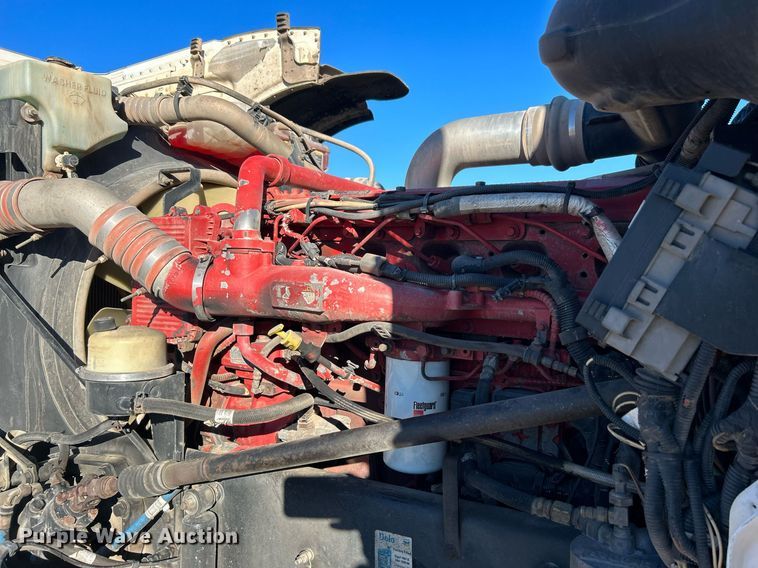 image for item DN0563 2012 Peterbilt 389  semi truck